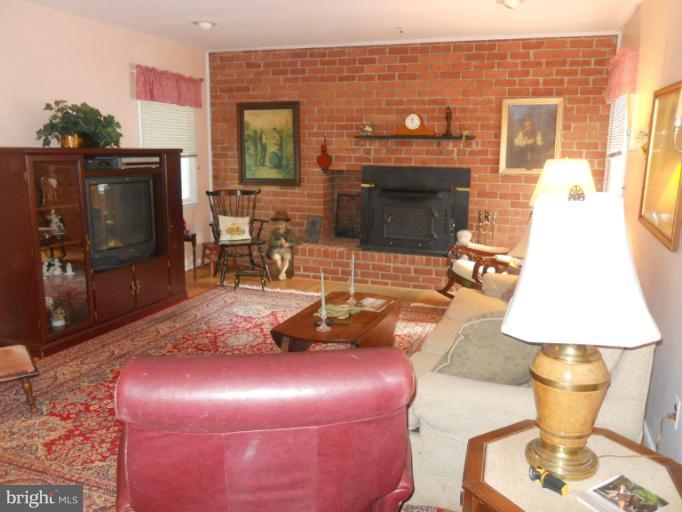 1042 Hook Road Westminster, MD 21157 - Photo 3 of 26 Family Room