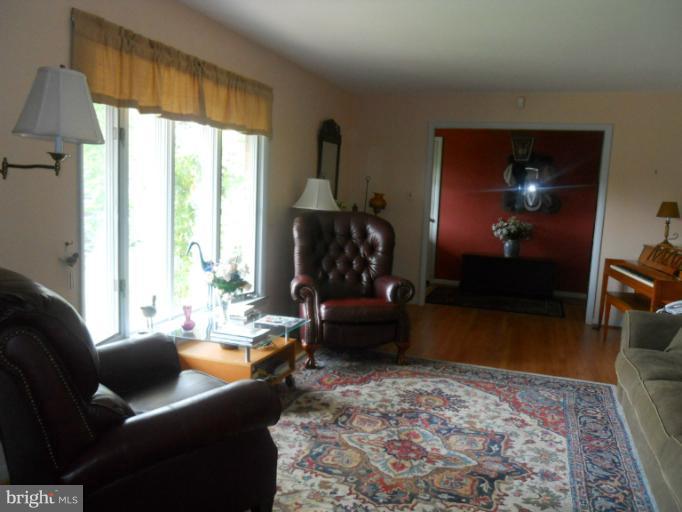 1042 Hook Road Westminster, MD 21157 - Photo 4 of 26 Living Room