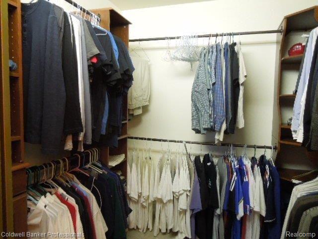 2251 Crystal Drive Rochester, MI 48309 - Photo 14 of 27 Master Walk In Closet