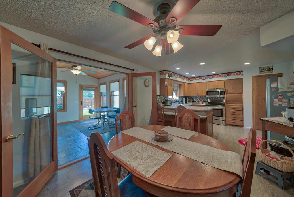 1806 Circle Road Worland, WY 82401 - Photo 7 of 41