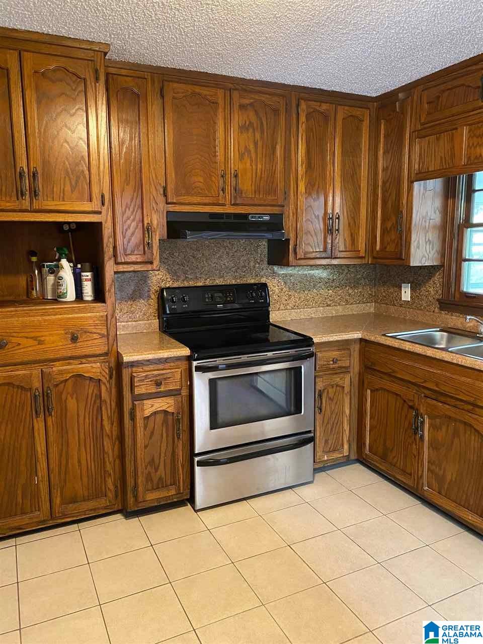 324 Ridgewood Avenue Fairfield, AL 35064 - Photo 5 of 12