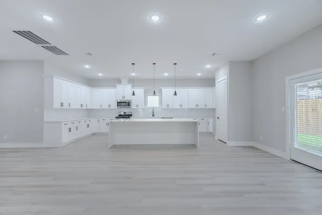 $380,000 | 2618 Piemonte Avenue Cir Spring, Spring, TX 77388