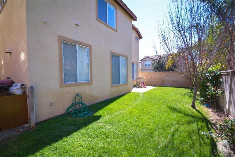 843 Pivot Point Way Oxnard, CA 93035 - Photo 15 of 21 a view of back yard of the house