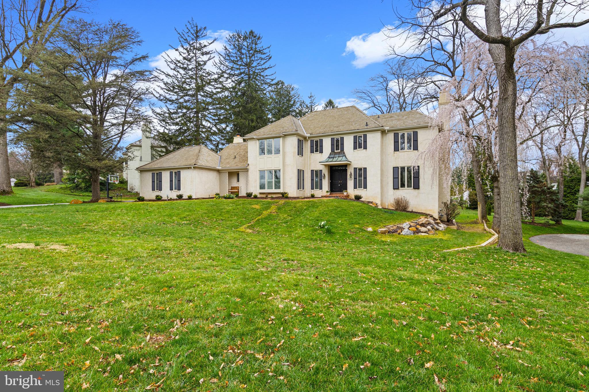 217 Ravenscliff Road Wayne, PA 19087 - Photo 1 of 64 Welcome to 217 Ravenscliff!