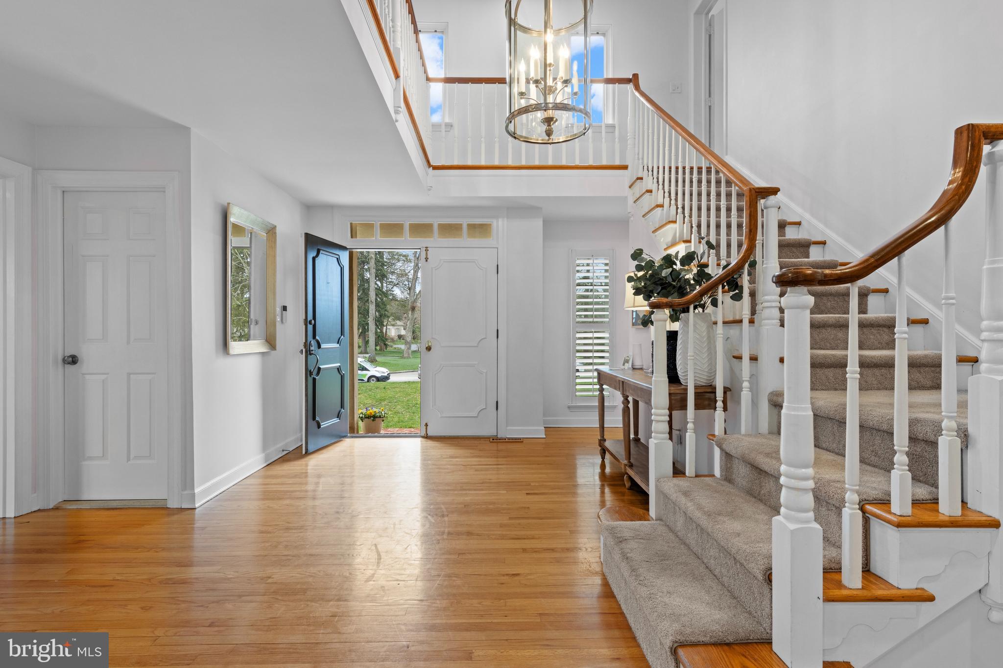217 Ravenscliff Road Wayne, PA 19087 - Photo 12 of 64 Wood floors and great lighting.
