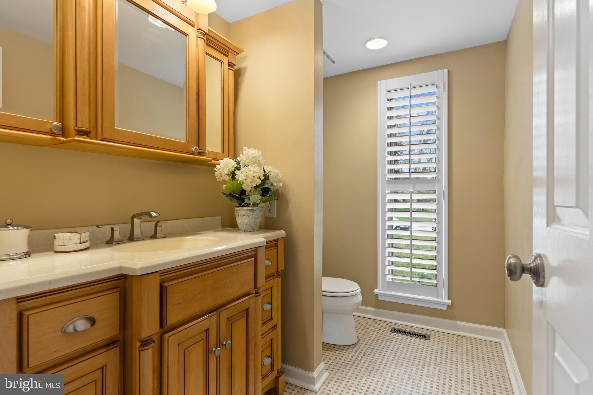 217 Ravenscliff Road Wayne, PA 19087 - Photo 14 of 64 Powder room