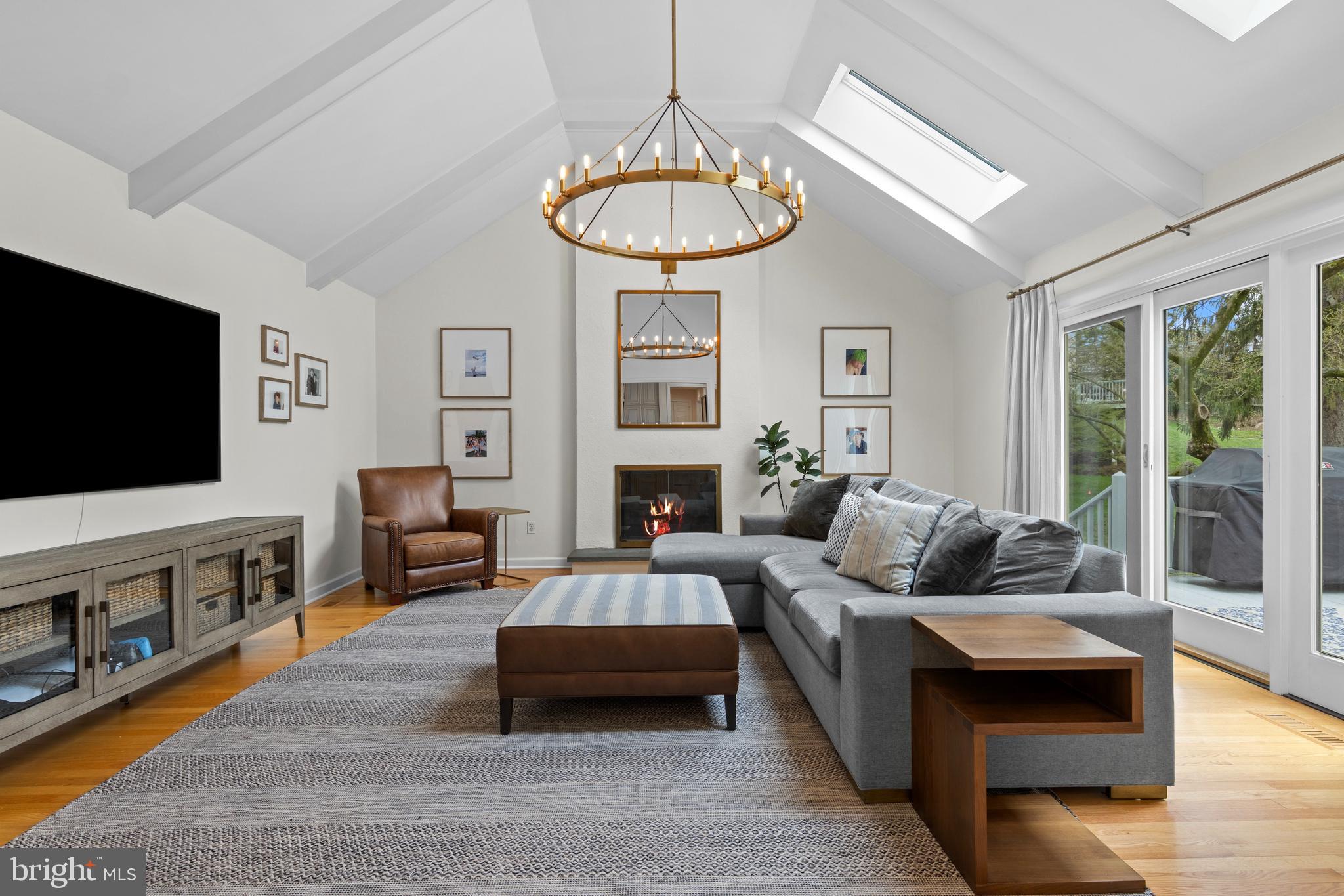 217 Ravenscliff Road Wayne, PA 19087 - Photo 28 of 64 Impressive waulted ceilings and fireplace