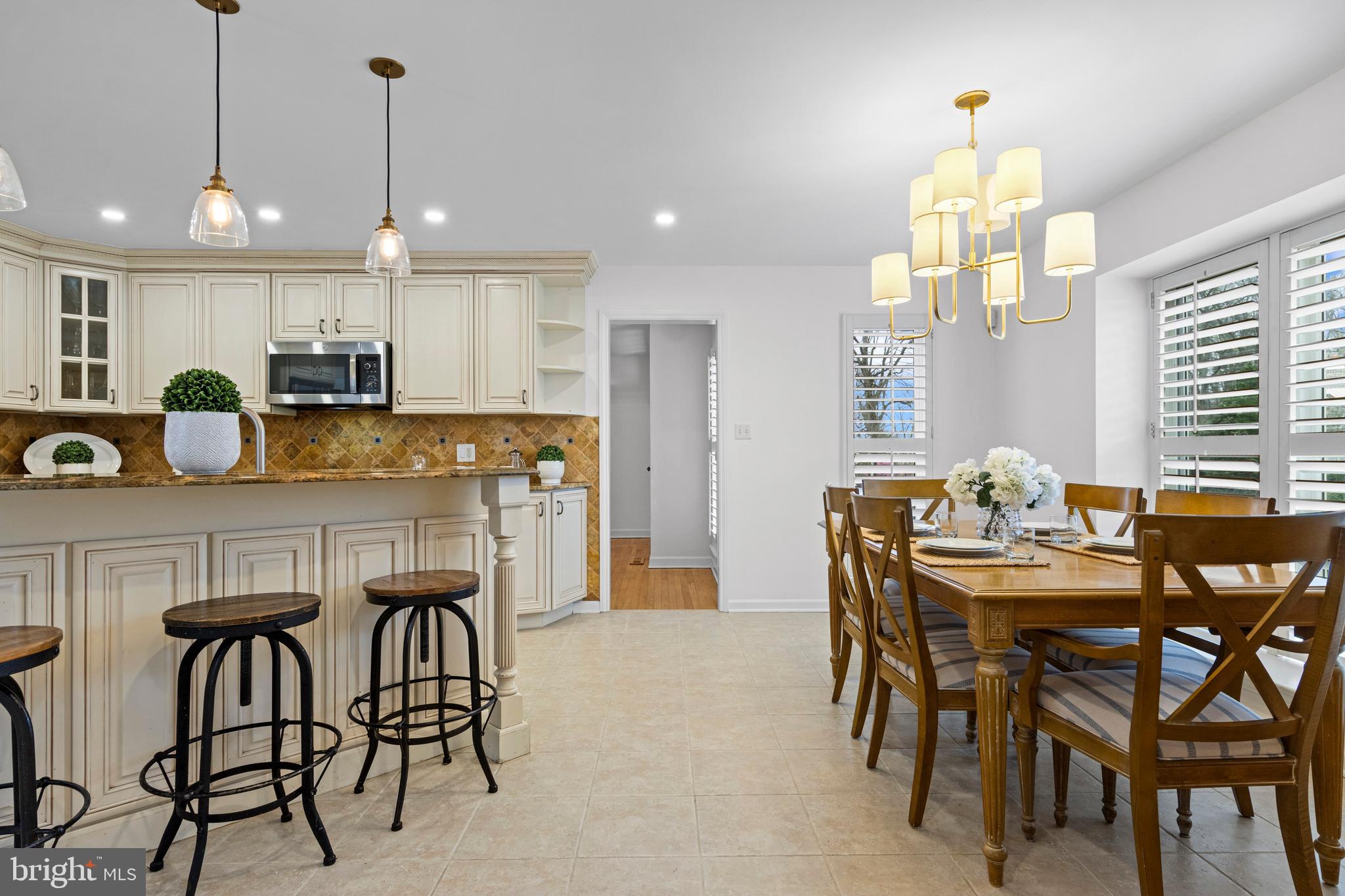 217 Ravenscliff Road Wayne, PA 19087 - Photo 37 of 64 Bright and sunny