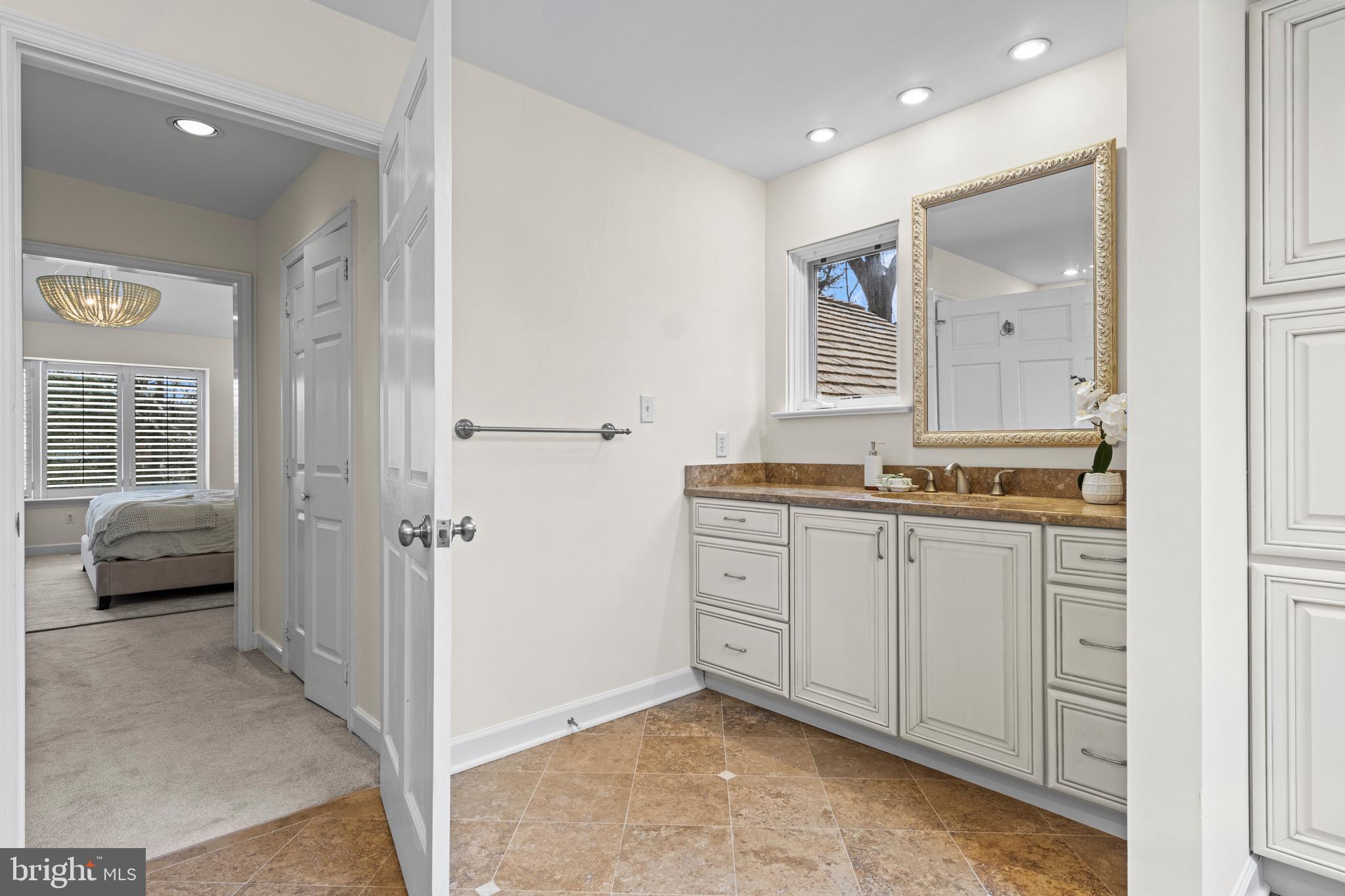 217 Ravenscliff Road Wayne, PA 19087 - Photo 52 of 64 Primary bath - 2 large vanities