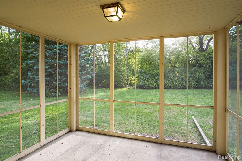 2281 Lancaster Road Bloomfield Hills, MI 48302 - Photo 37 of 37
