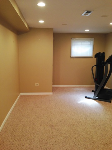 714 Inverrary Lane Deerfield, IL 60015 - Photo 14 of 17 a view of a room with gym equipment