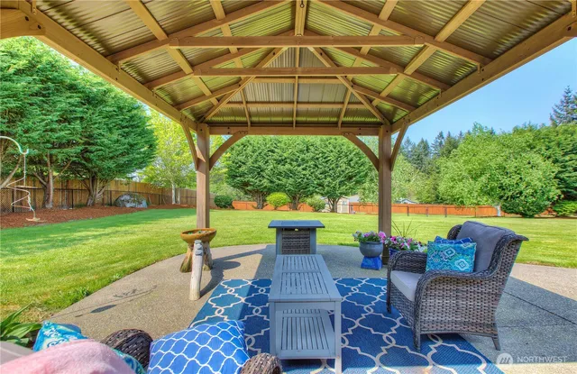 $725,000 | 29216 39th Avenue South, Roy, WA 98580