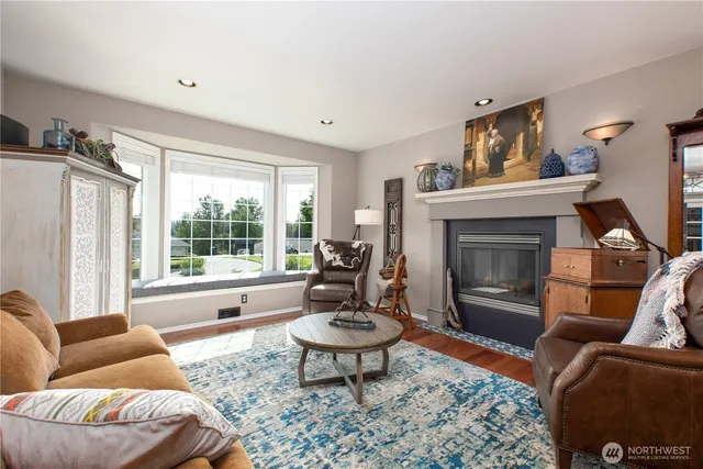 $725,000 | 29216 39th Avenue South, Roy, WA 98580