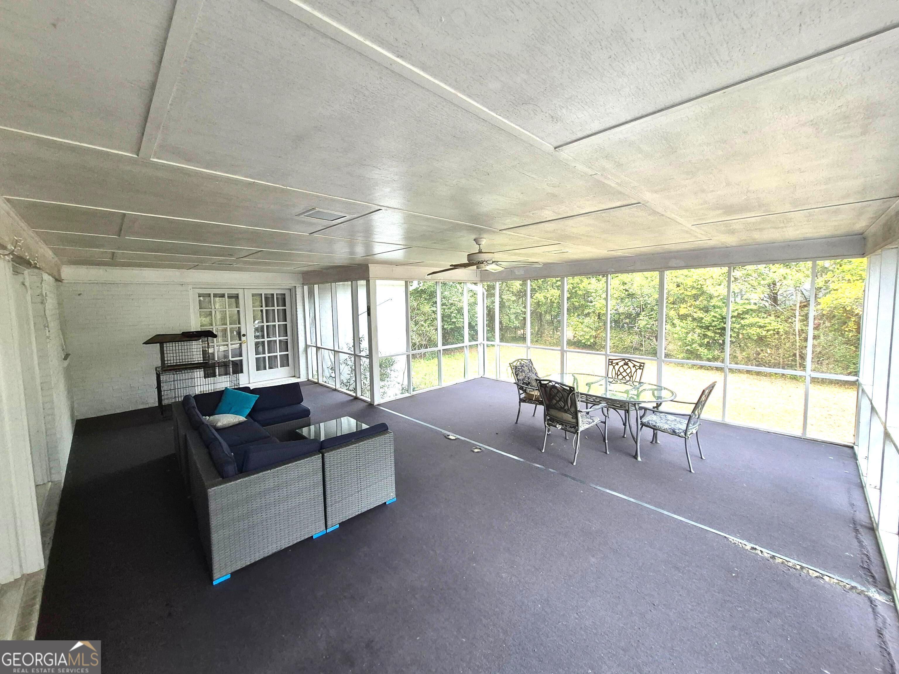 930 Hill Place Macon, GA 31210 - Photo 17 of 34 a living room with furniture and a large window