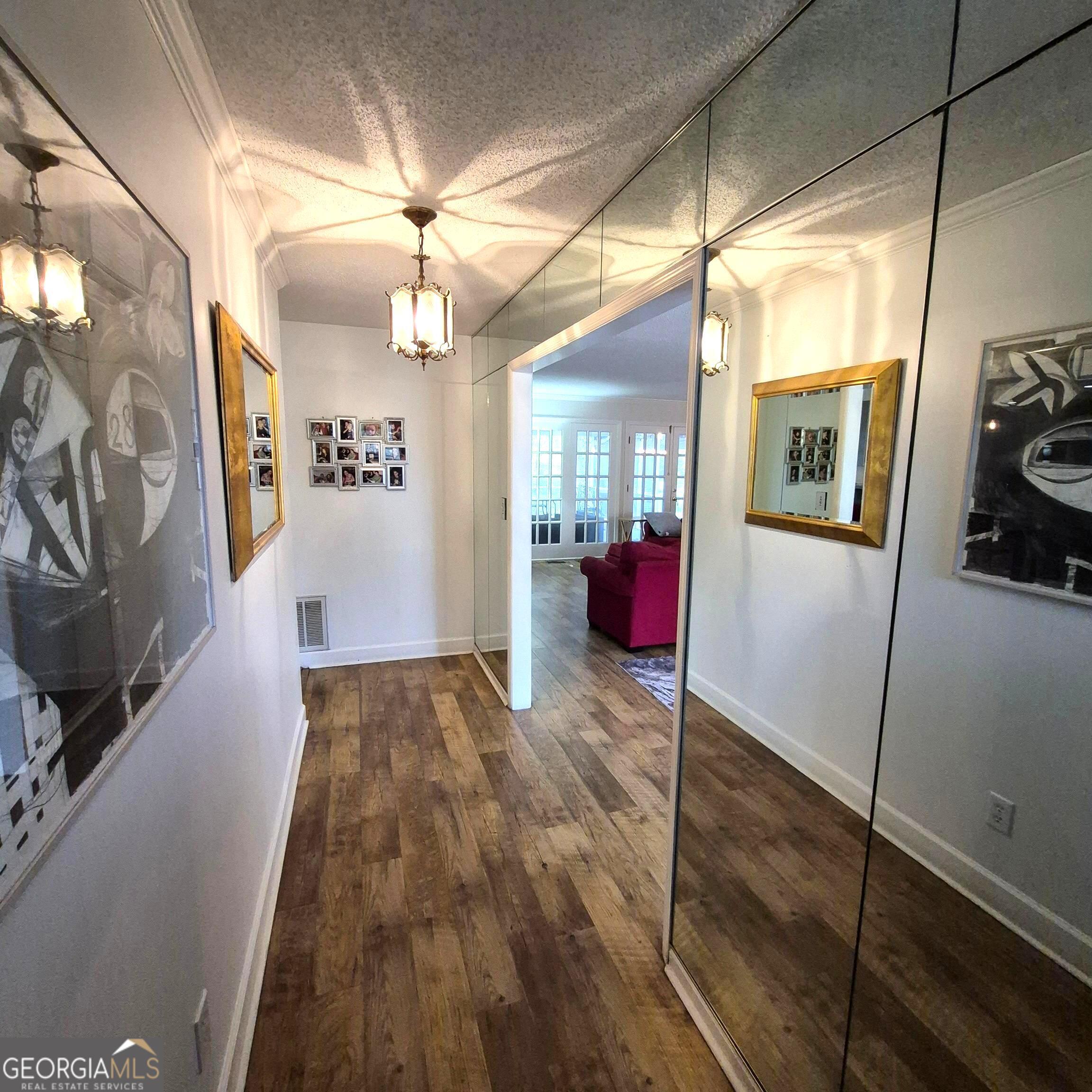 930 Hill Place Macon, GA 31210 - Photo 19 of 34 a view of a living room