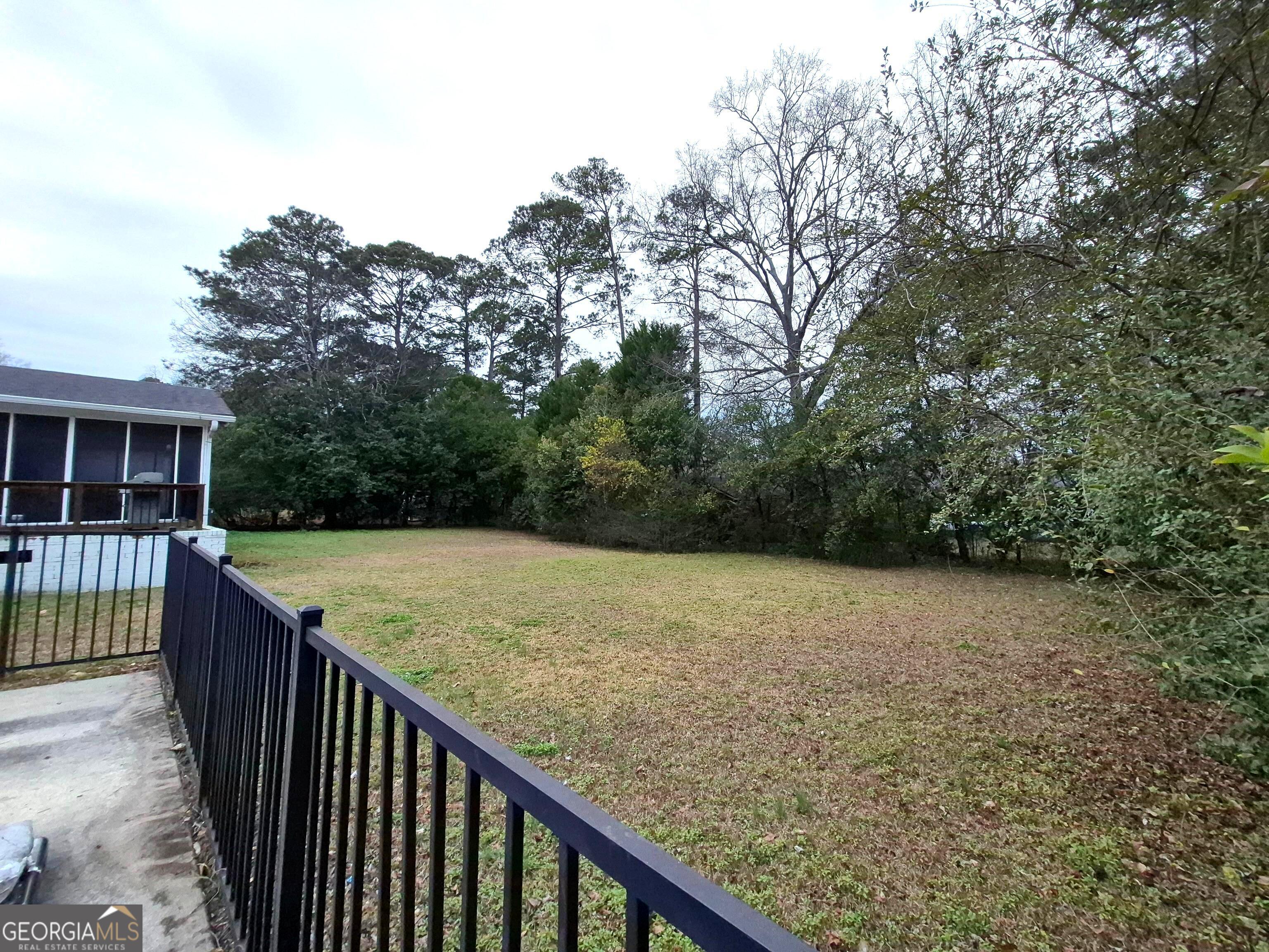 930 Hill Place Macon, GA 31210 - Photo 7 of 34 a balcony with an outdoor space