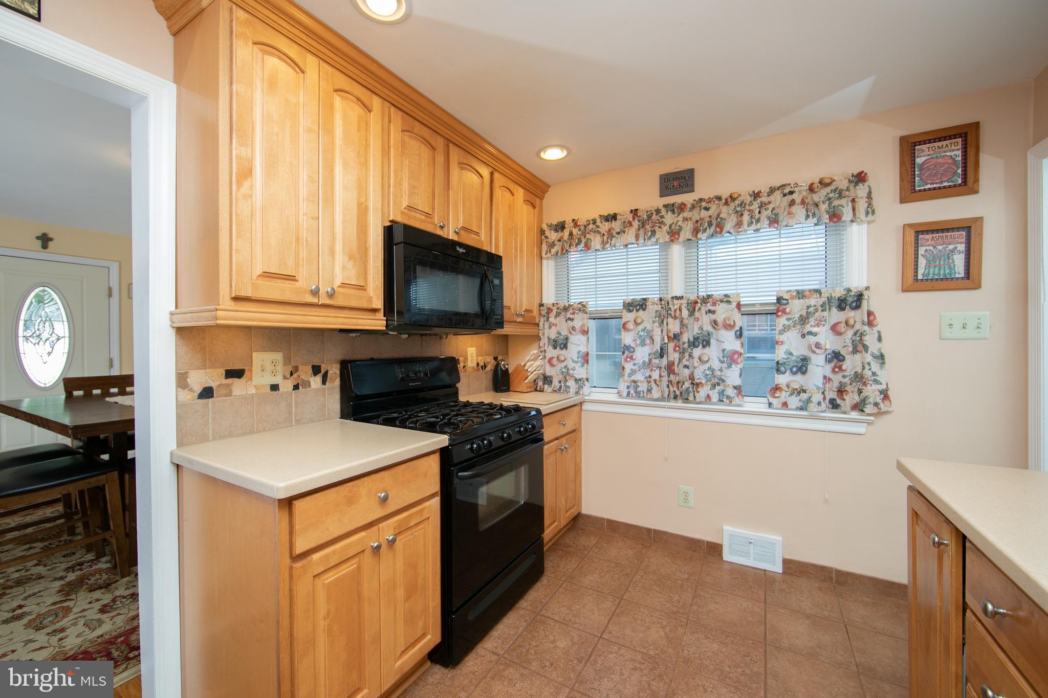 1204 Wayne Road Haddonfield, NJ 08033 - Photo 3 of 37