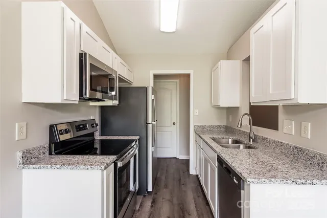 $1,645 | 1533 Long Paw Lane, Charlotte, NC 28214