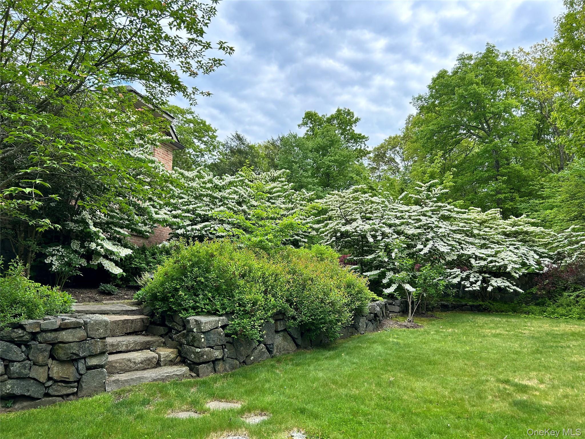 301 Whippoorwill Road Chappaqua, NY 10514 - Photo 12 of 19