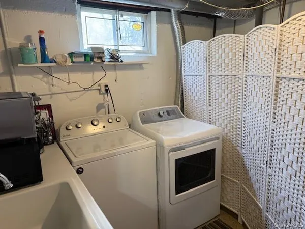 $1,500 | 5 Sage Court, Huntington Station, NY 11746