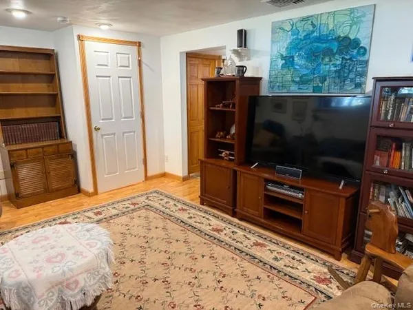 $1,500 | 5 Sage Court, Huntington Station, NY 11746