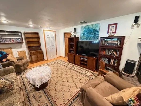 $1,500 | 5 Sage Court, Huntington Station, NY 11746