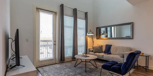 $2,999 | 1000 Fort Worth Avenue, Unit 2515, Dallas, TX 75208