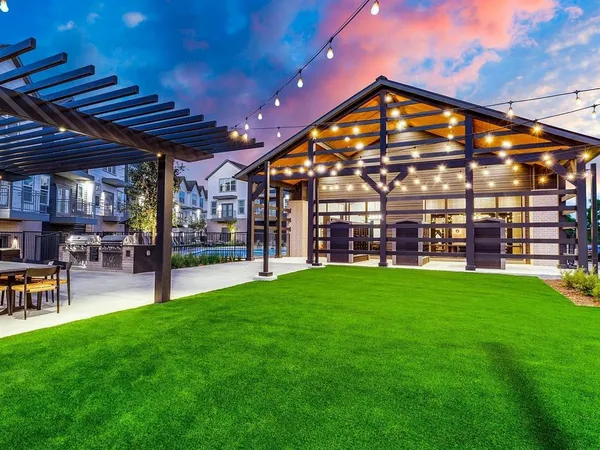 $2,999 | 1000 Fort Worth Avenue, Unit 2515, Dallas, TX 75208