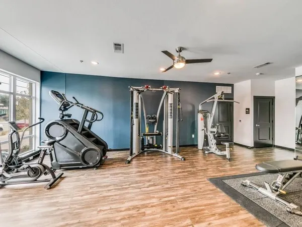 $2,999 | 1000 Fort Worth Avenue, Unit 2515, Dallas, TX 75208