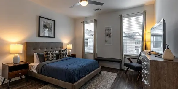 $2,999 | 1000 Fort Worth Avenue, Unit 2515, Dallas, TX 75208