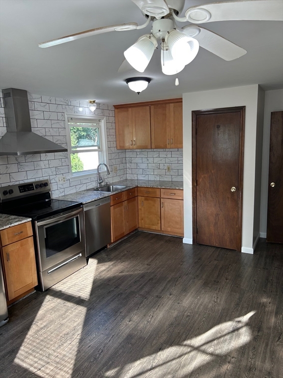 264 Stone Street Walpole, MA 02081 - Photo 8 of 35