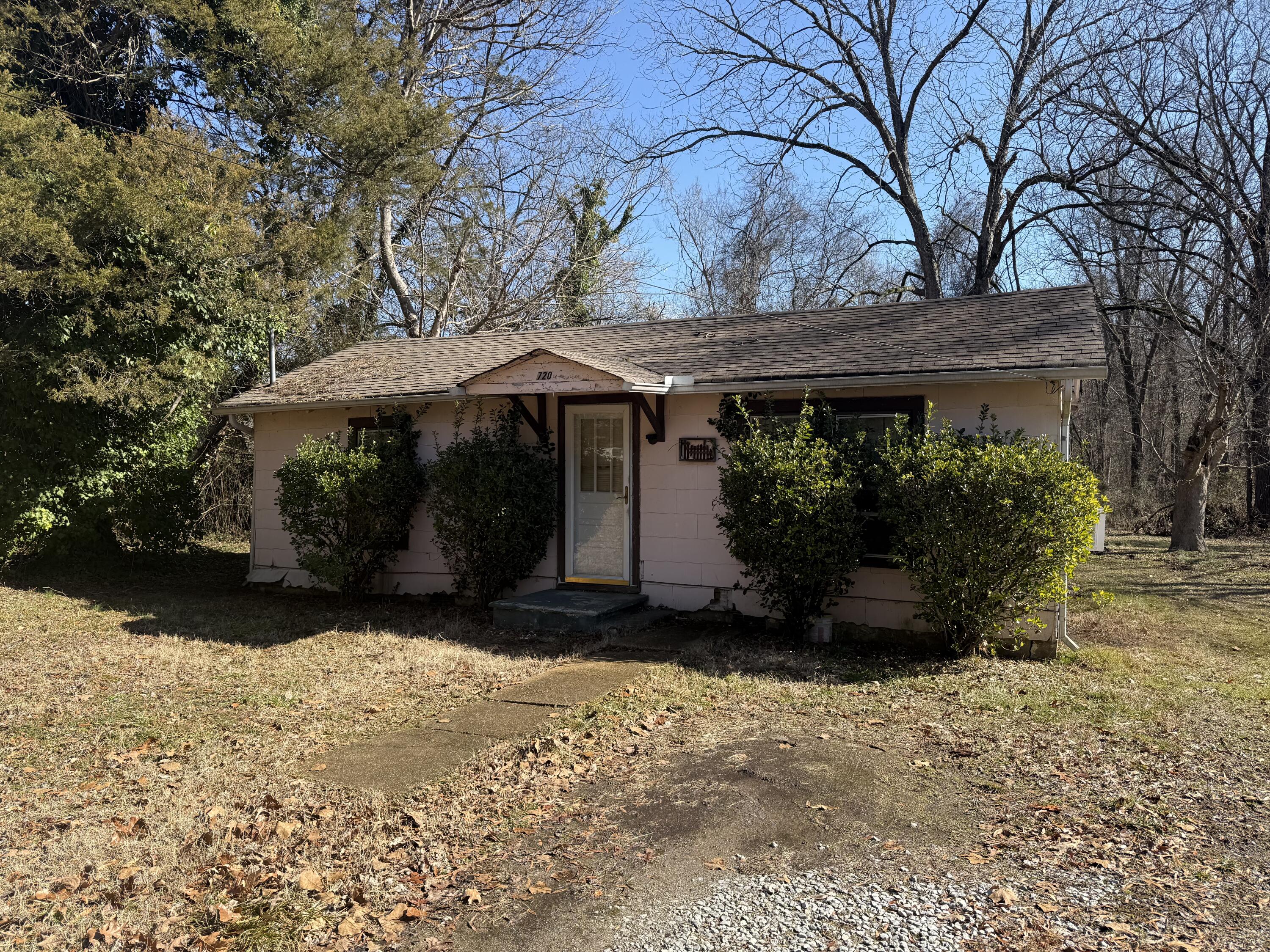 720 Graysville Road Chattanooga, TN 37421 - Photo 5 of 9 Front View