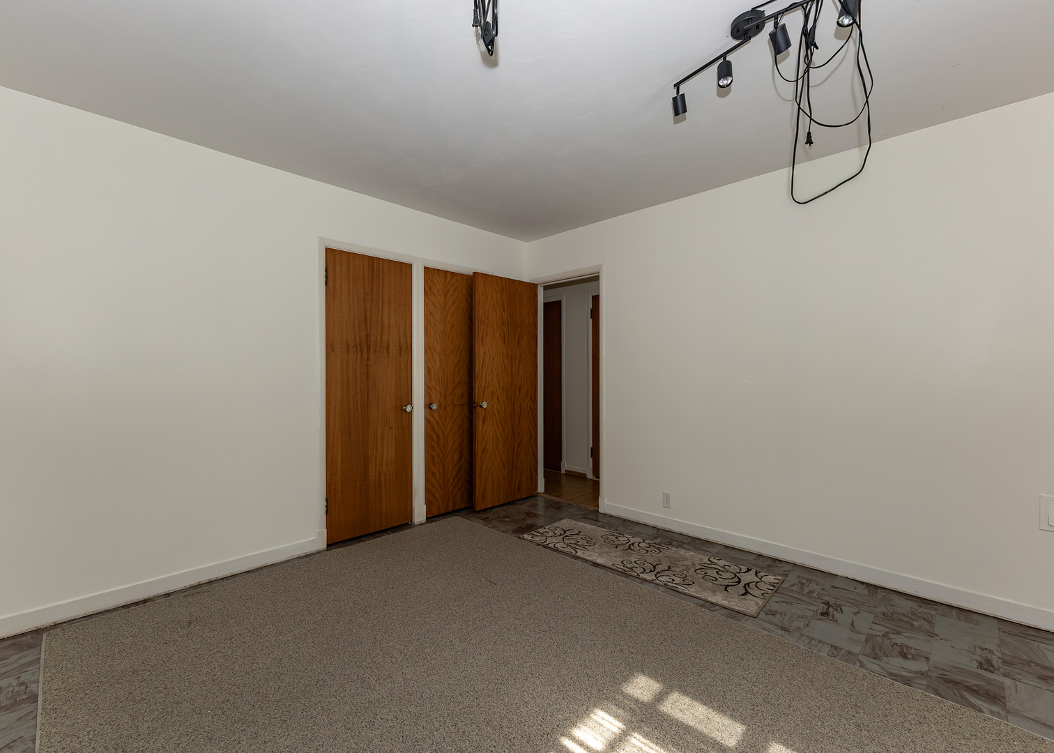 1030 North 3rd Street Clinton, IA 52732 - Photo 16 of 19