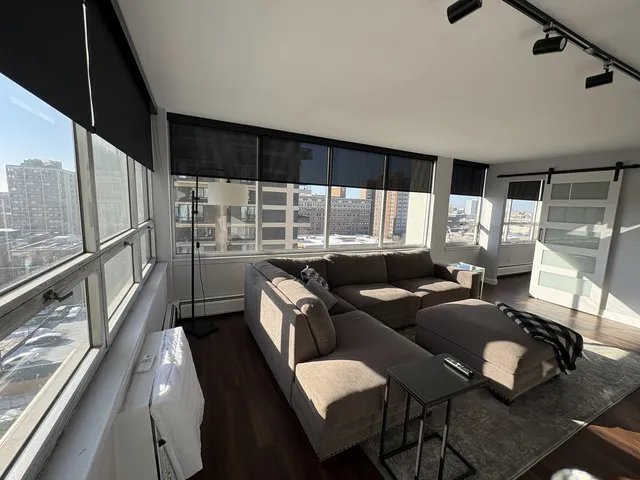 $262,000 | 6171 North Sheridan Road, Unit 1102, Chicago, IL 60660