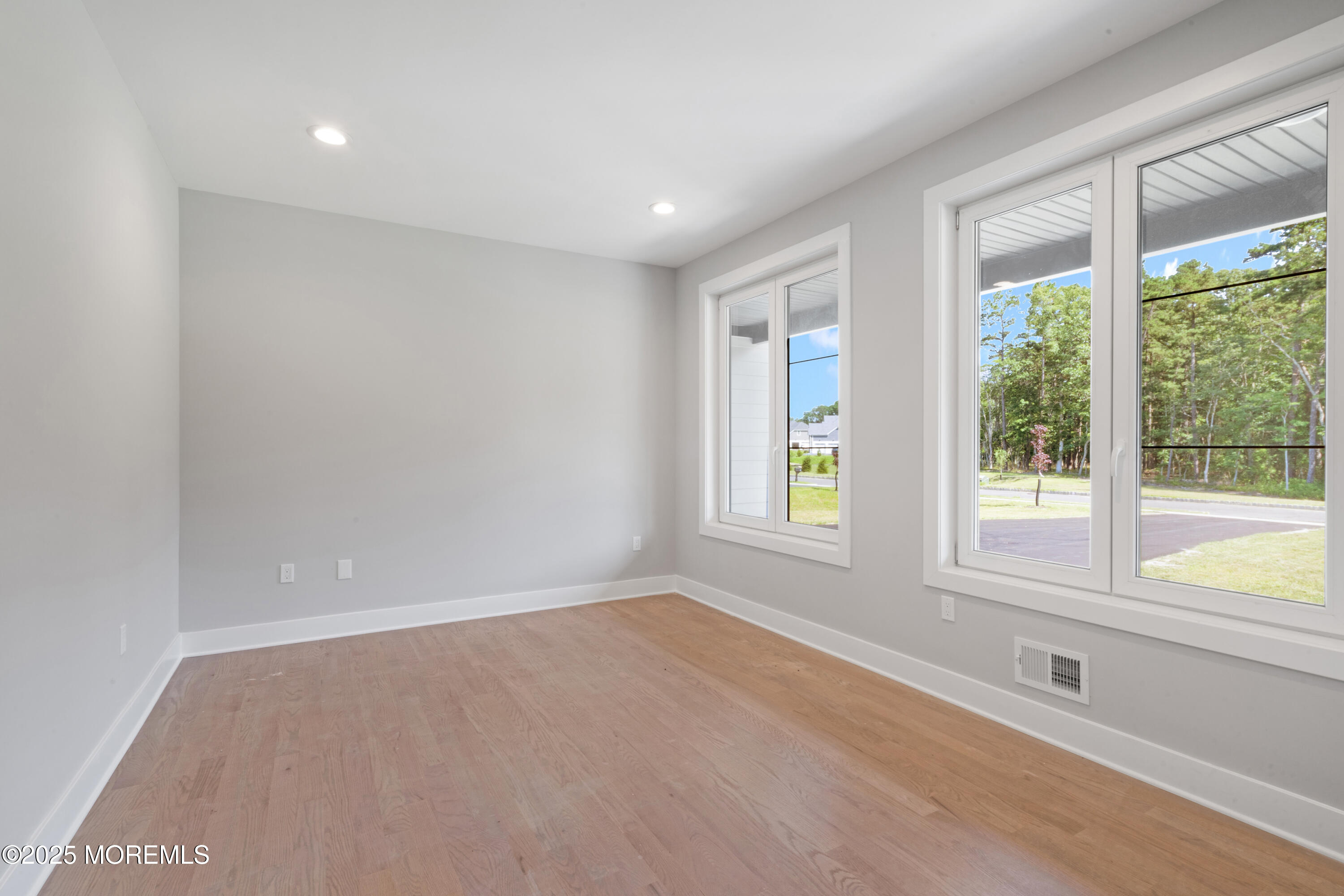 8 Haystack Court Howell, NJ 07731 - Photo 20 of 40 8 Haystack Court, Howell-5