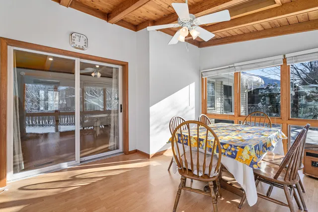 $3,200 | 120 South Staffire Drive, Schaumburg, IL 60193