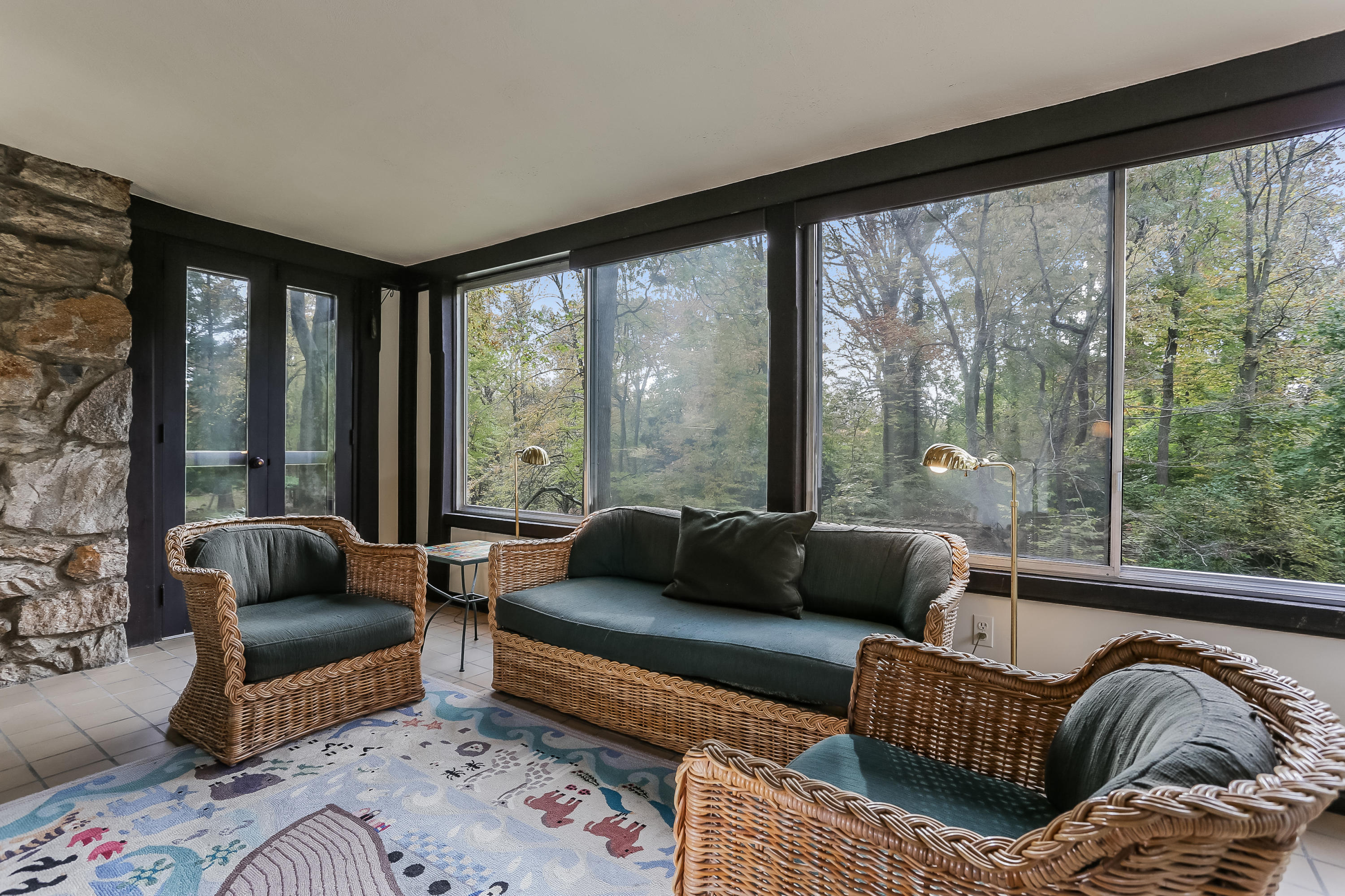 43 Birch Road Darien, CT 06820 - Photo 8 of 32 019-photo-sun-room-8726858