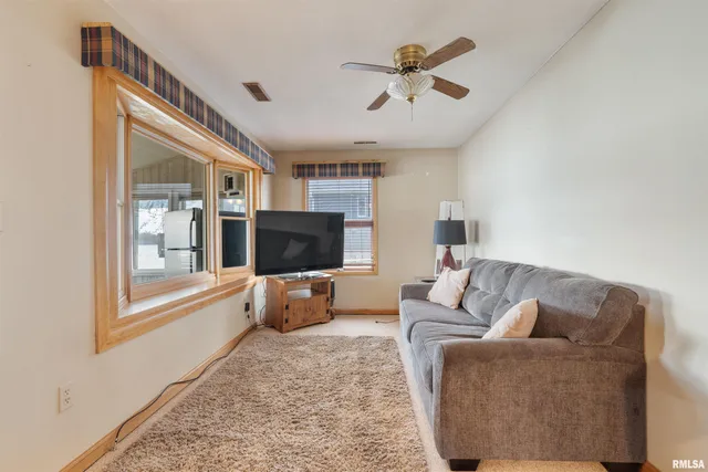 $129,900 | 4523 South Concord Street, Davenport, IA 52802