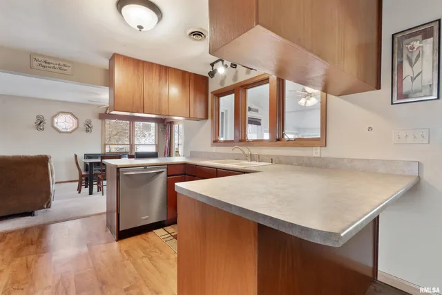 $129,900 | 4523 South Concord Street, Davenport, IA 52802