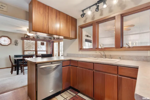 $129,900 | 4523 South Concord Street, Davenport, IA 52802