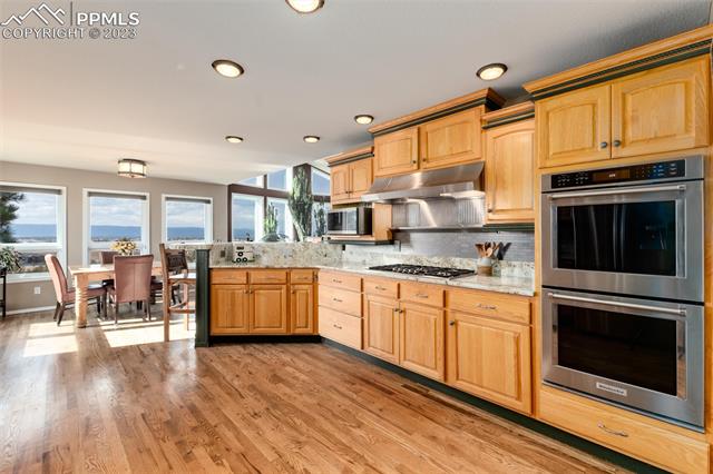 16850 Steppler Road Colorado Springs, CO 80908 - Photo 14 of 36 Double ovens and gas cooktop