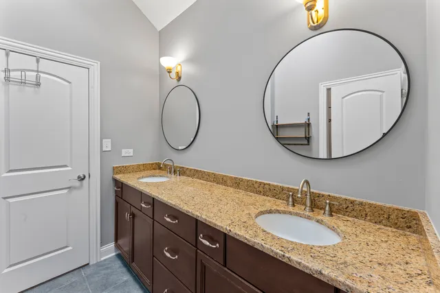 $4,000 | 9743 Oak Park Avenue, Oak Lawn, IL 60453