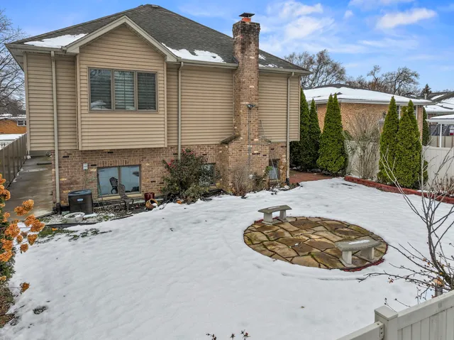 $4,000 | 9743 Oak Park Avenue, Oak Lawn, IL 60453