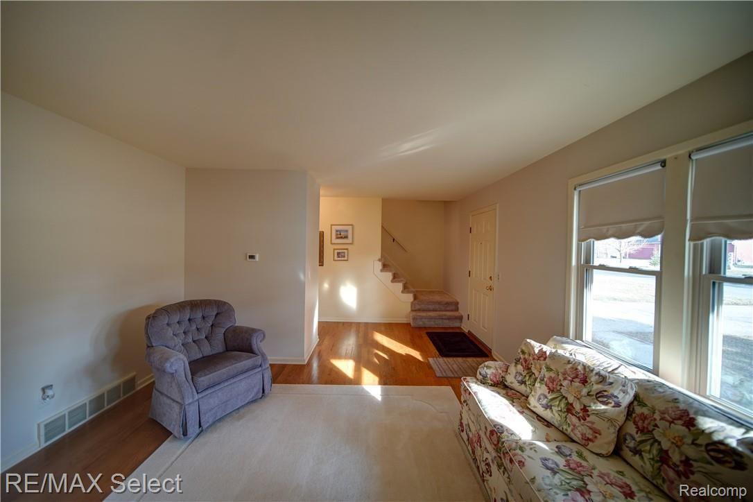 6304 Yorkshire North Riding Road Flint, MI 48532 - Photo 8 of 32 6304 Yorkshire 04.jpg