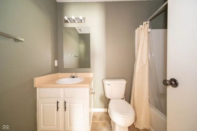 $2,100 | 12680 Courage Crossing, Fishers, IN 46037