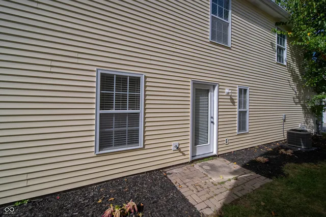 $2,100 | 12680 Courage Crossing, Fishers, IN 46037