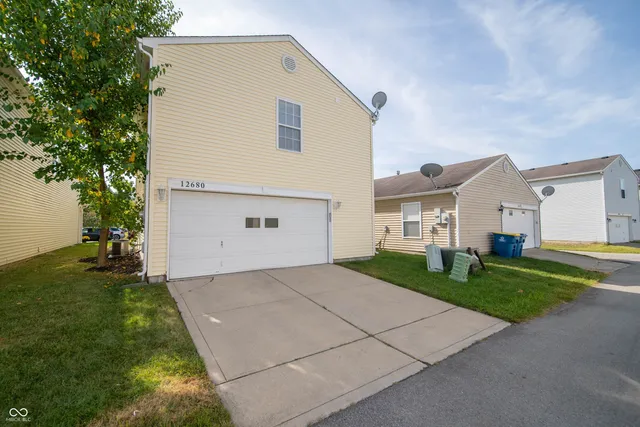 $2,100 | 12680 Courage Crossing, Fishers, IN 46037