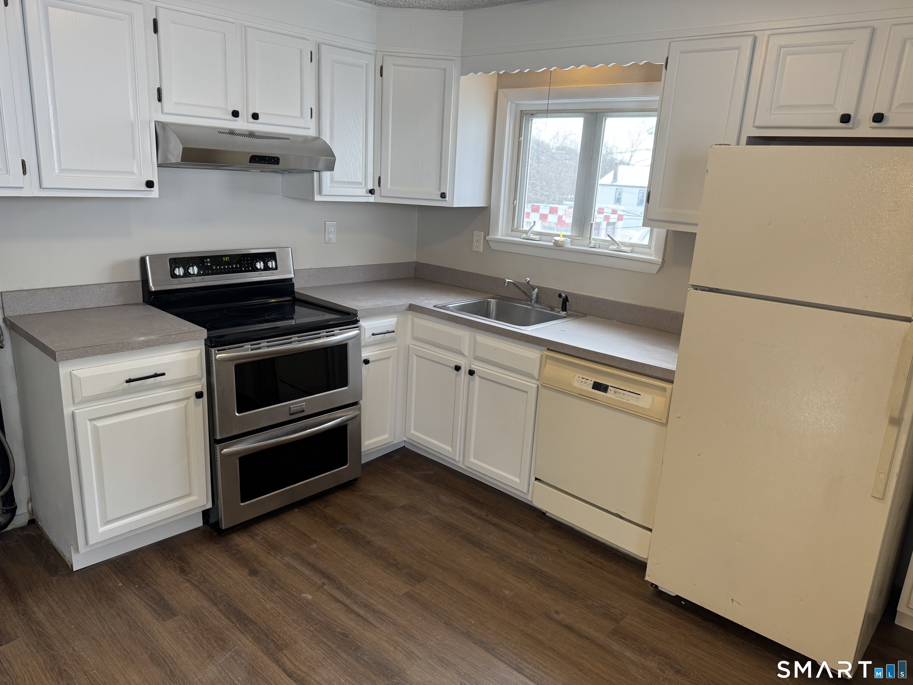 709 Watertown Avenue Waterbury, CT 06708 - Photo 4 of 12