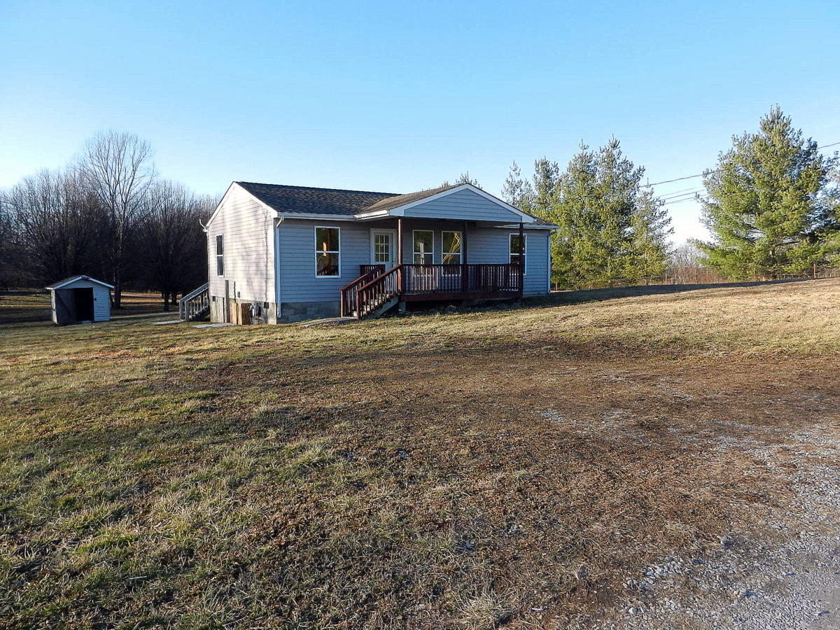 547 Pea Ridge Road Sunbright, TN 37872 - Photo 1 of 17 04-DSCN3496
