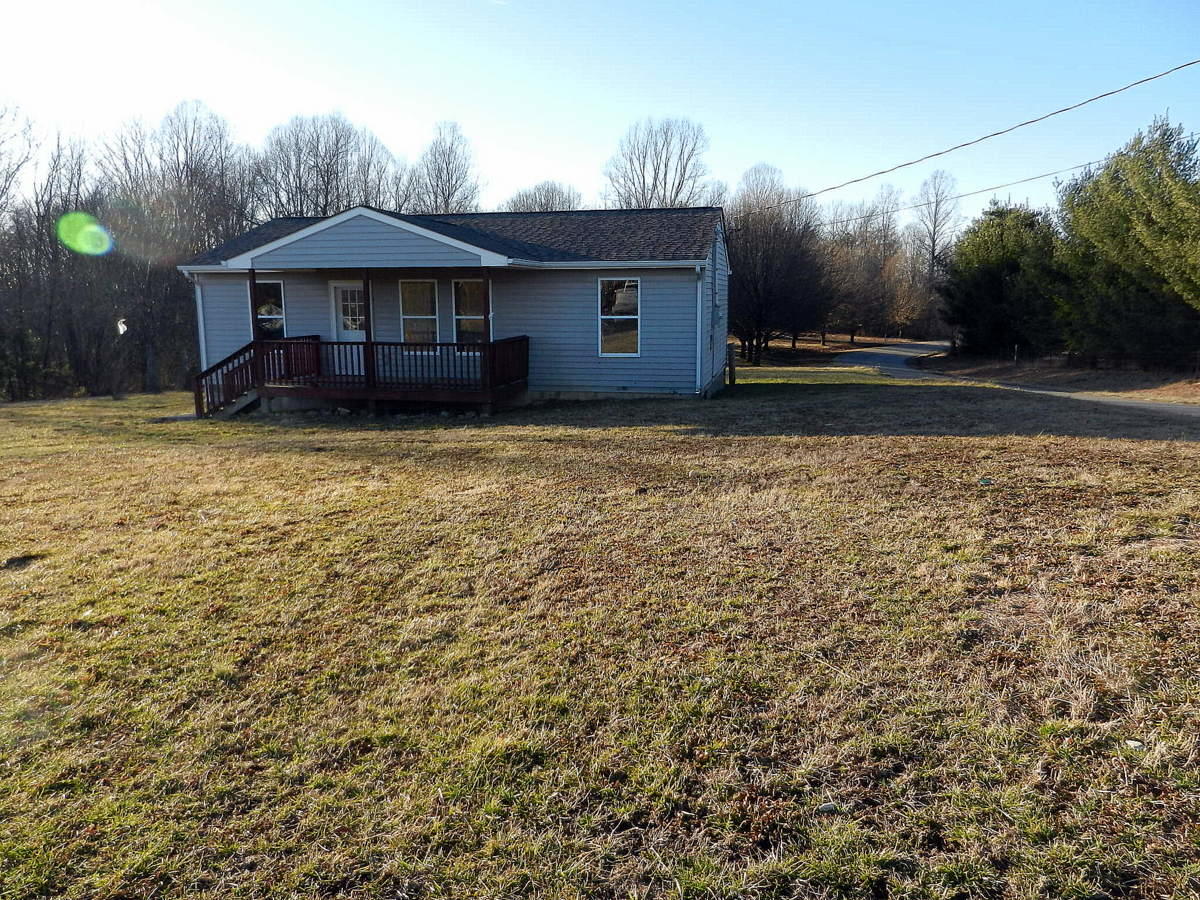 547 Pea Ridge Road Sunbright, TN 37872 - Photo 3 of 17 05-DSCN3497